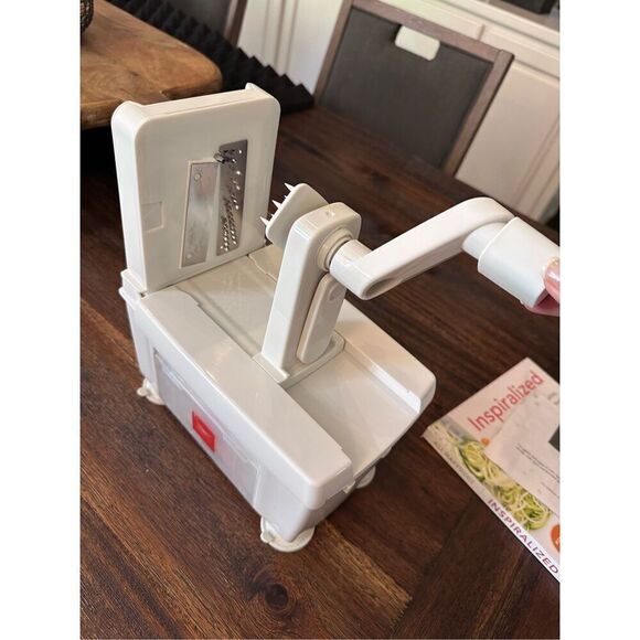 Paderno World Cuisine veggie spiralizer tool and cookbook - Picture 6 of 15